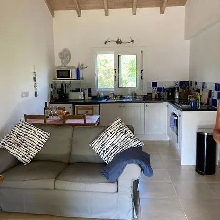 Little Blue House Sidárion