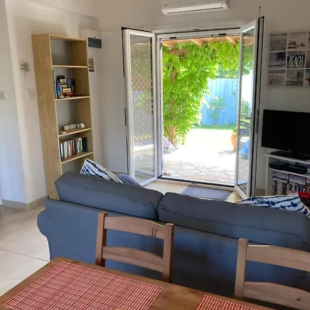 Little Blue House Sidárion