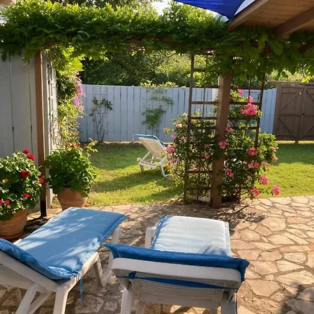 Prázdninový dům Little Blue House